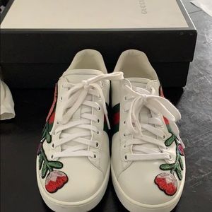 Gucci floral sneakers size 6.5